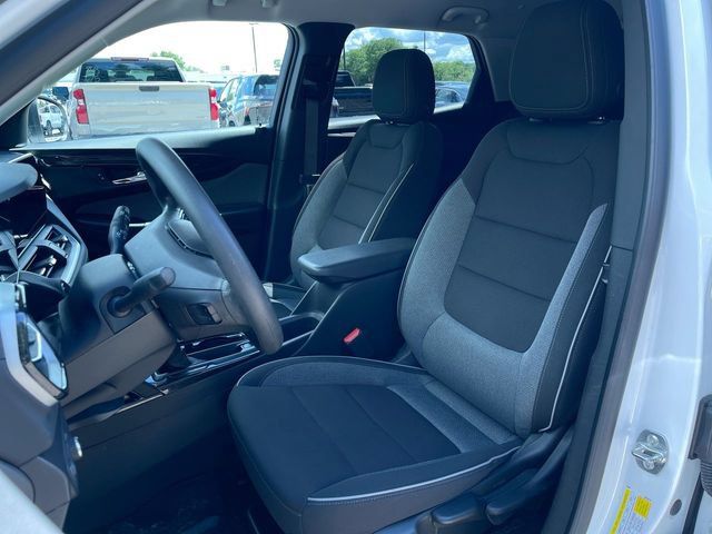 Used 2025 Chevrolet TrailBlazer LS w/ LS Convenience Package AWD/4WD image 19