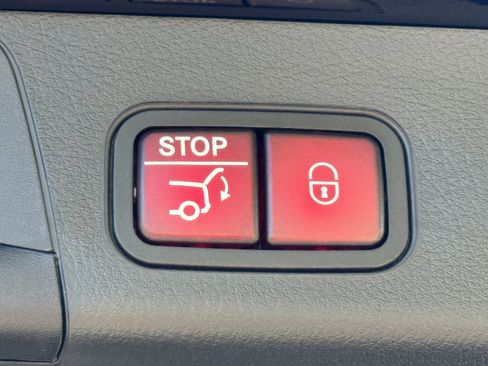 New 2025 Mercedes-Benz EQB 300 4MATIC image 14