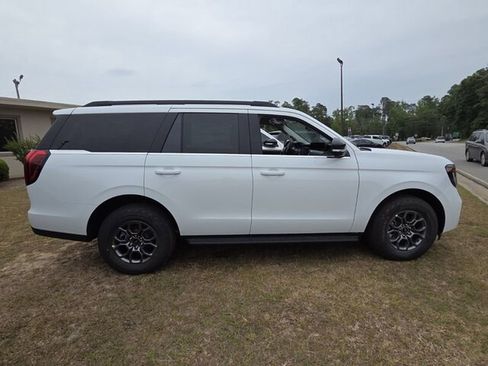 New 2026 Ford Expedition Active AWD/4WD image 14