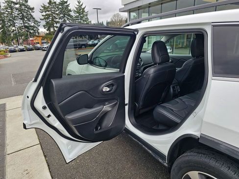 Used 2022 Jeep Cherokee Limited image 15