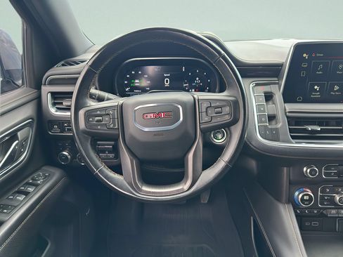 Used 2024 GMC Yukon XL AT4 w/ Technology Package AWD/4WD image 18