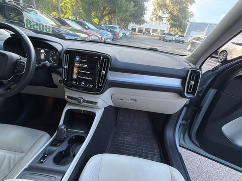 Used 2019 Volvo XC40 T5 Momentum AWD/4WD image 20