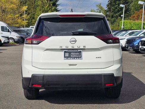 Used 2024 Nissan Rogue S AWD/4WD image 6