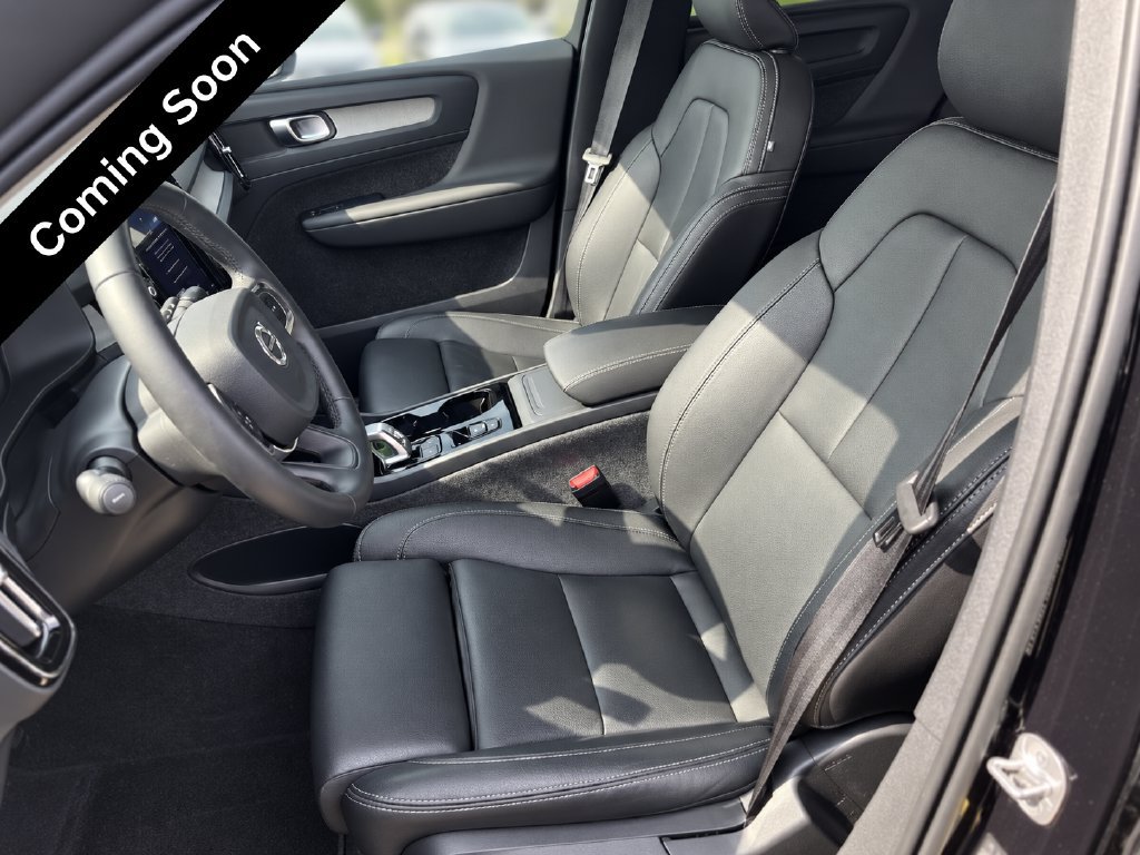 Certified 2024 Volvo XC40 B5 Plus w/ Climate Package AWD/4WD image 4