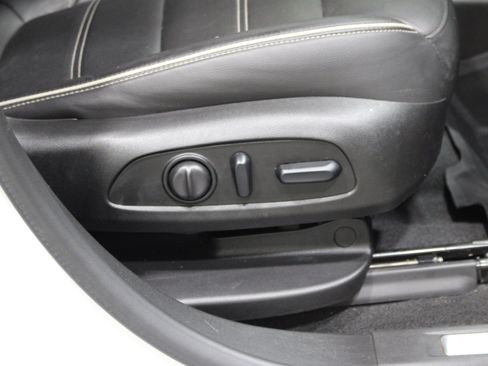 Used 2019 GMC Acadia Denali FWD image 32
