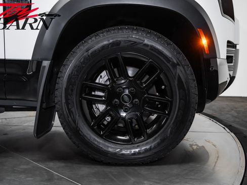 Used 2023 Land Rover Defender 110 X-Dynamic SE AWD/4WD image 16