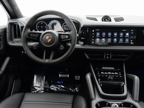 New 2025 Porsche Cayenne GTS image 17