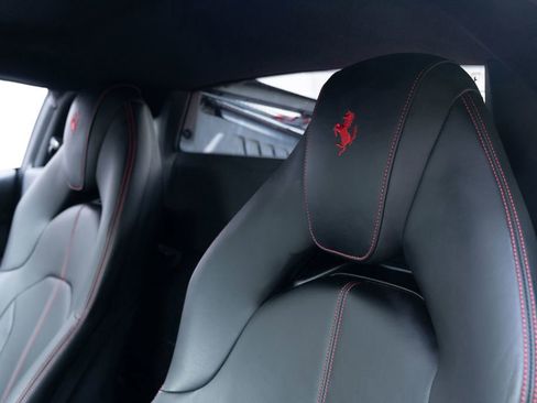 Used 2022 Ferrari F8 Tributo image 53