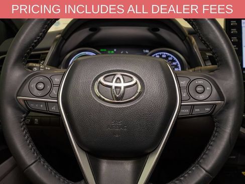 Used 2022 Toyota Camry XLE w/ Navigation Upgrade Package FWD image 18
