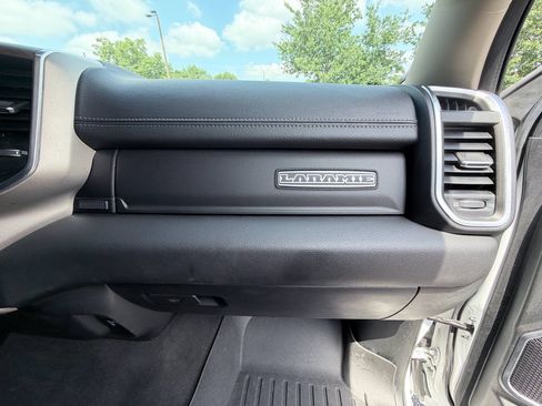 Used 2021 RAM 1500 Laramie AWD/4WD image 11