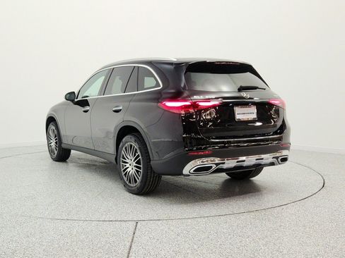Used 2023 Mercedes-Benz GLC 300 4MATIC image 7