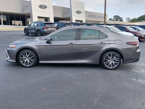 Used 2024 Toyota Camry XLE FWD image 7