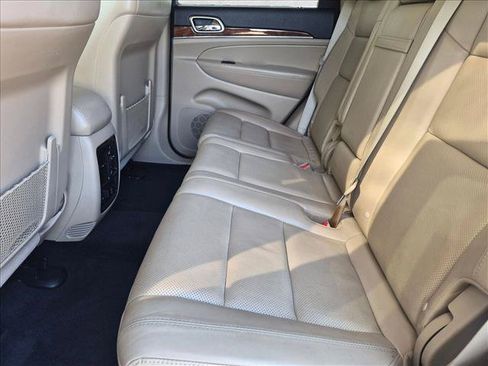 Used 2013 Jeep Grand Cherokee Limited w/ Luxury Group II AWD/4WD image 24