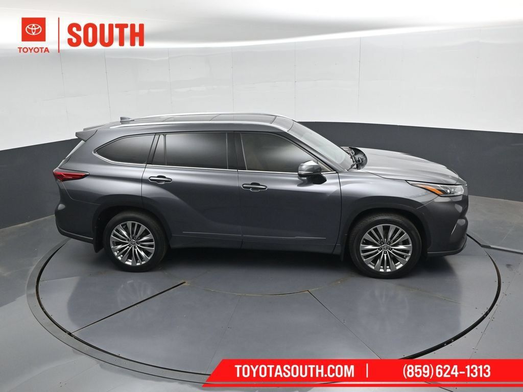 Used 2020 Toyota Highlander Platinum AWD/4WD image 48