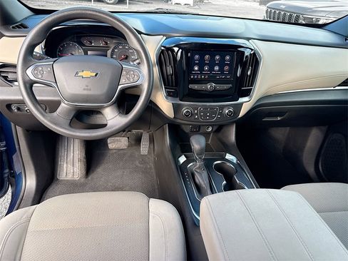 Used 2022 Chevrolet Traverse LS image 25