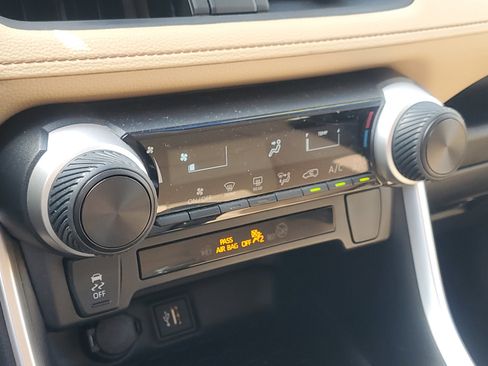 Used 2023 Toyota RAV4 LE image 28