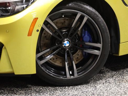 Used 2019 BMW M4 Coupe w/ Executive Package RWD image 21