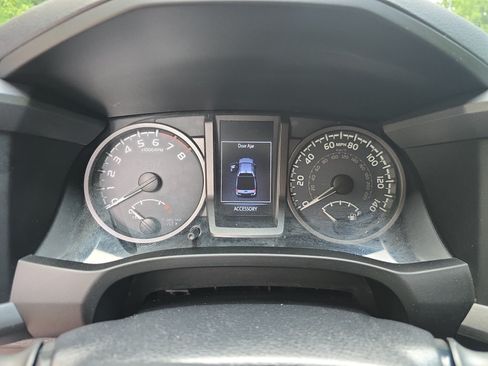 Used 2019 Toyota Tacoma TRD Off-Road w/ Technology Package AWD/4WD image 20