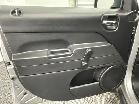 Used 2016 Jeep Patriot Sport image 11