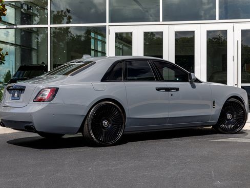 Used 2023 Rolls-Royce Ghost Black Badge w/ Black Badge Ghost Package AWD/4WD image 13