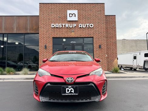 Used 2017 Toyota Corolla SE w/ Carpet Mat Package (TMS) FWD image 2
