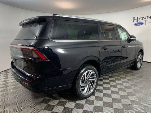 New 2025 Lincoln Navigator L Reserve image 8