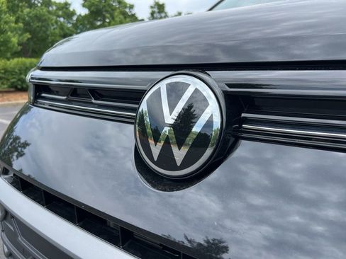 New 2026 Volkswagen Taos SE FWD image 10