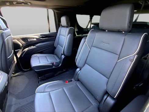 Used 2024 Cadillac Escalade ESV Sport w/ LPO, ONYX Package AWD/4WD image 20