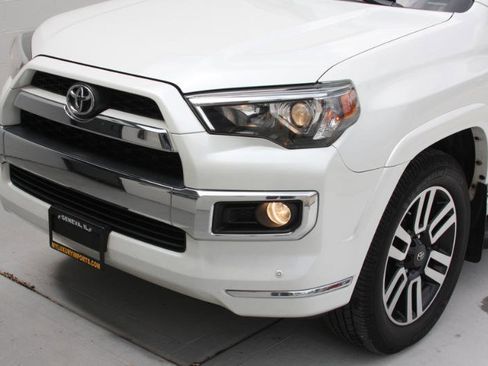 Used 2016 Toyota 4Runner Limited AWD/4WD image 17