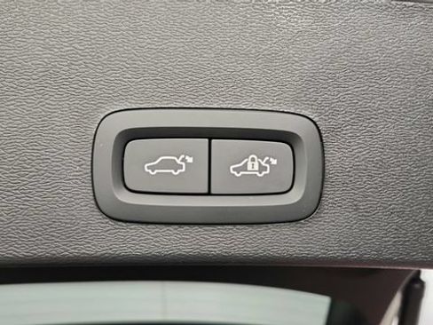 Certified 2026 Volvo XC40 B5 Plus w/ Protection Package Premier AWD/4WD image 79