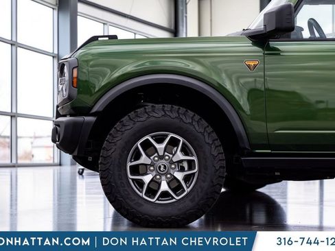 Used 2025 Ford Bronco Badlands AWD/4WD image 32