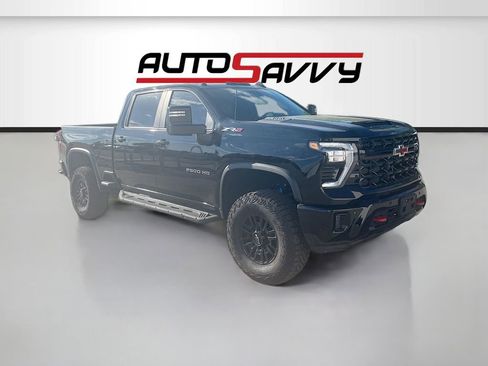 Used 2025 Chevrolet Silverado 2500 ZR2 w/ Technology Package AWD/4WD image 1