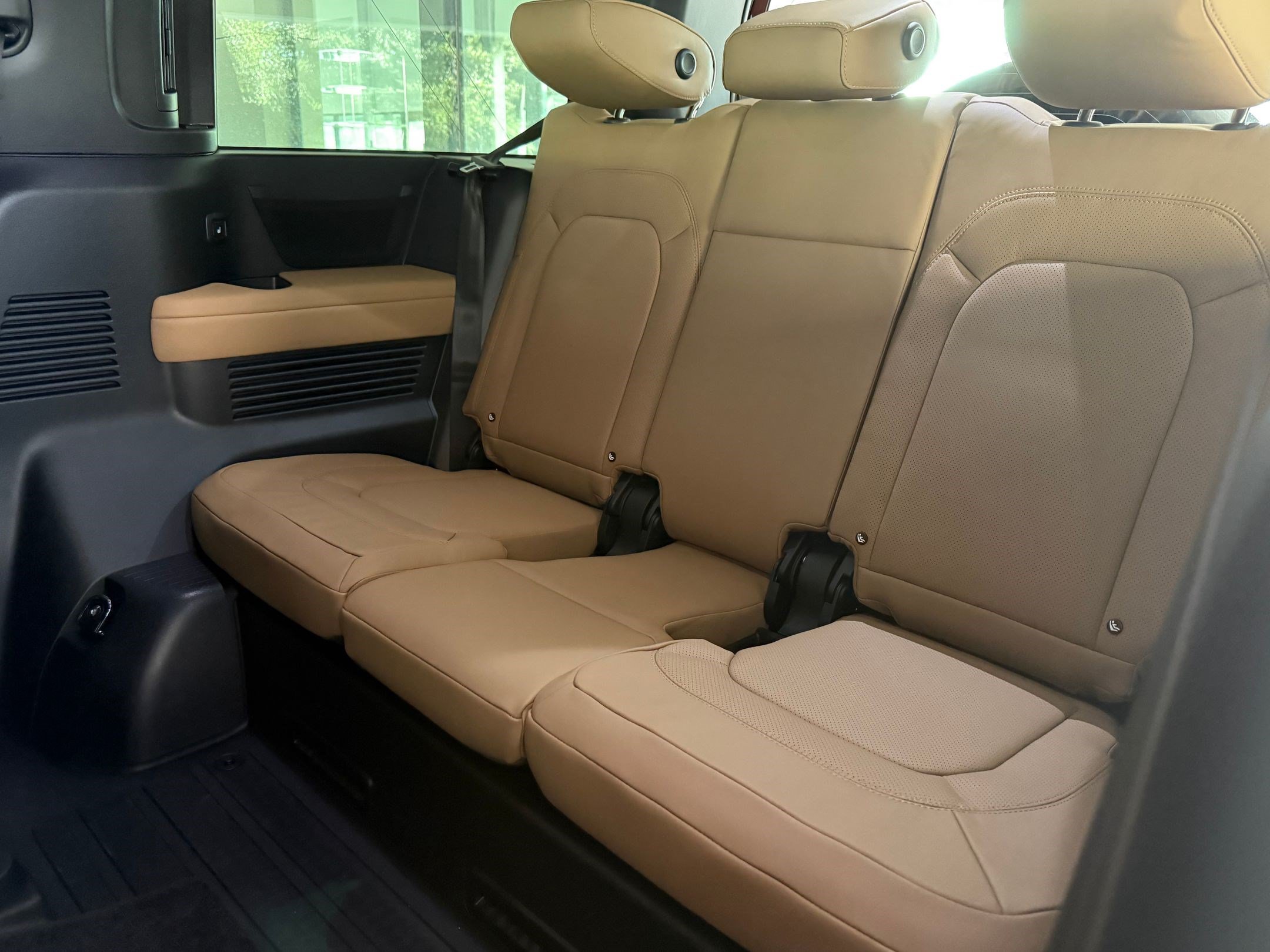 New 2026 Land Rover Defender 130 S AWD/4WD image 27