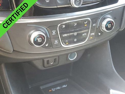 Certified 2023 Chevrolet Traverse LT FWD image 19