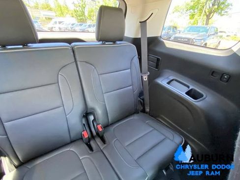 Used 2020 GMC Acadia Denali w/ Denali Ultimate Package AWD/4WD image 17
