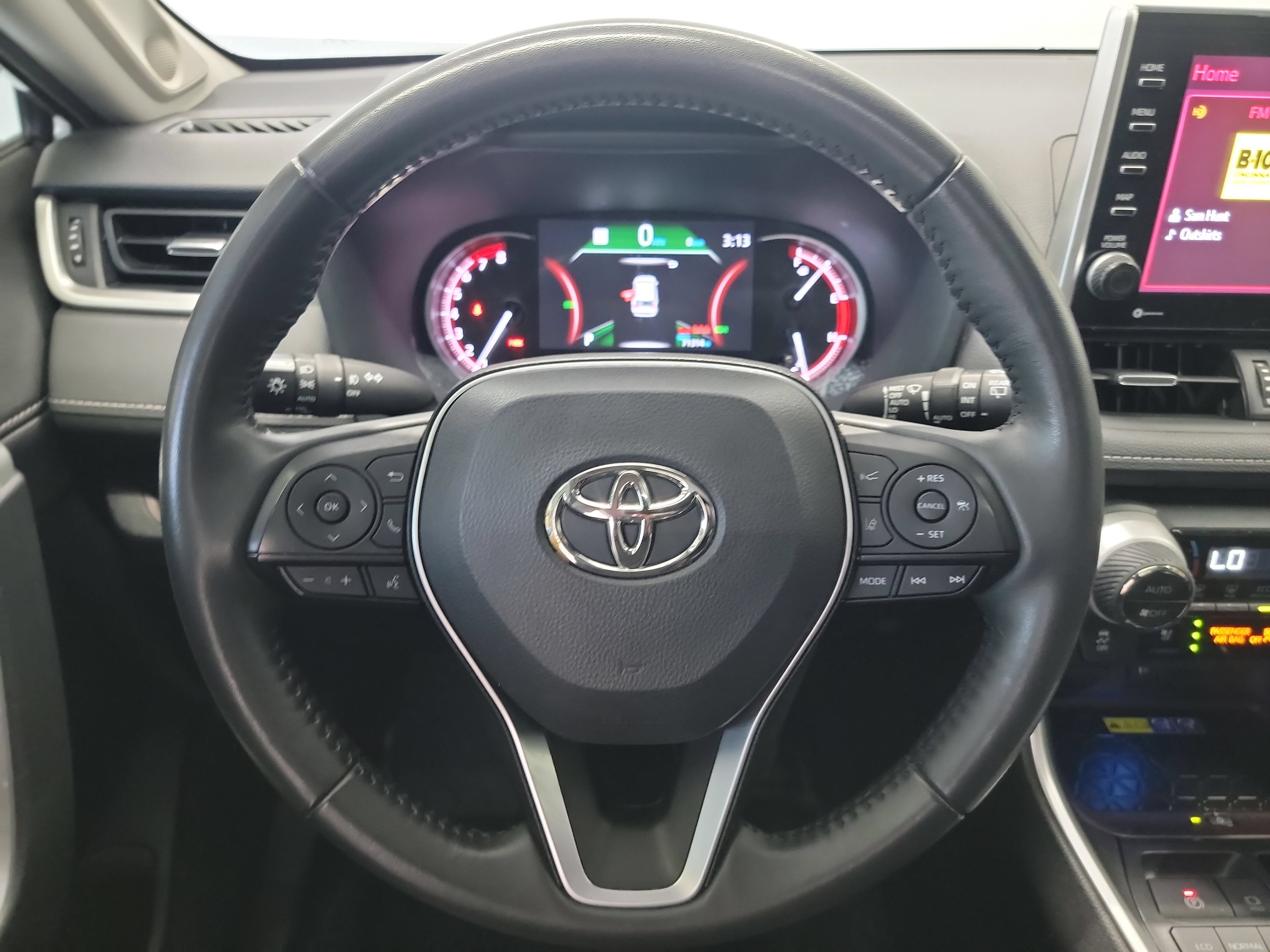 Used 2022 Toyota RAV4 Limited AWD/4WD image 17