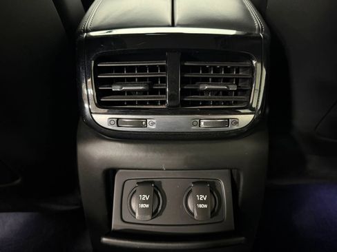 Used 2017 Genesis G90 3.3T Premium image 44