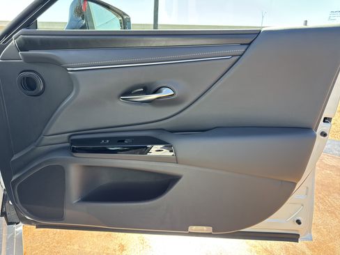 New 2025 Lexus ES 350 w/ Premium Package image 12