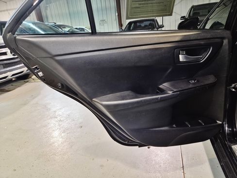 Used 2016 Toyota Camry SE w/ Protection Package (Q2) FWD image 18