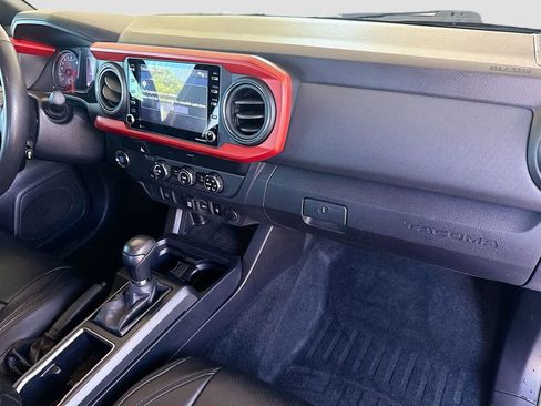 Used 2020 Toyota Tacoma TRD Sport RWD image 29