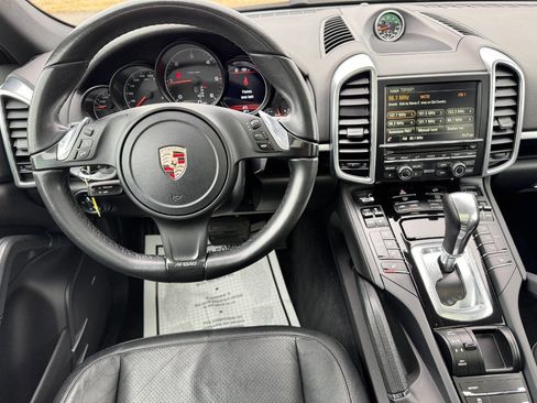 Used 2014 Porsche Cayenne Diesel Platinum Edition image 8