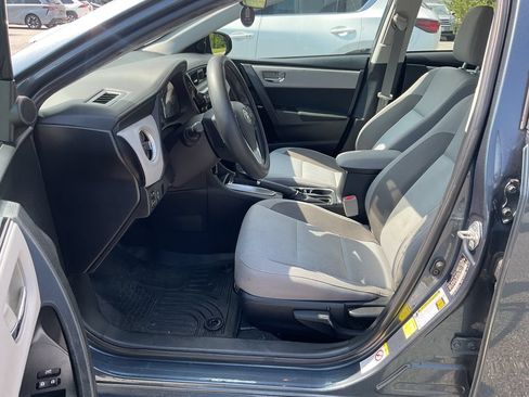 Used 2017 Toyota Corolla LE w/ Carpet Mat Package (TMS) FWD image 13
