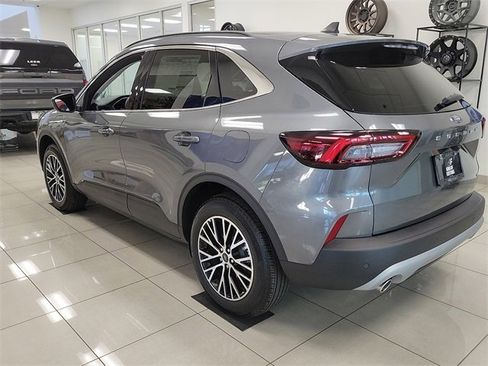 New 2025 Ford Escape SE image 2