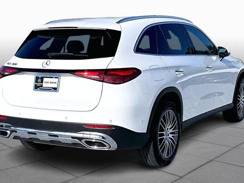 Certified 2025 Mercedes-Benz GLC 300 image 12
