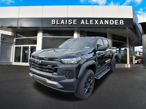 Used 2023 Chevrolet Colorado Trail Boss w/ LPO, Dark Essentials Package AWD/4WD image 8
