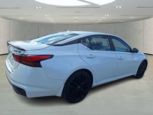 Used 2022 Nissan Altima 2.5 SR w/ Midnight Edition Package image 4