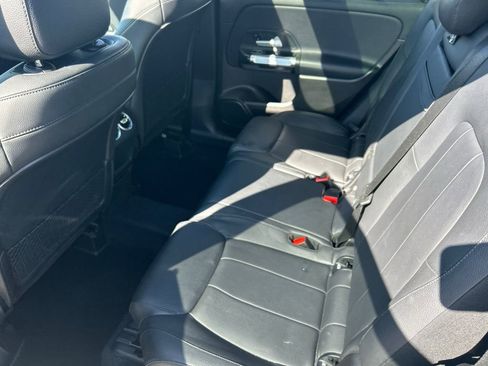 Used 2020 Mercedes-Benz GLB 250 image 11