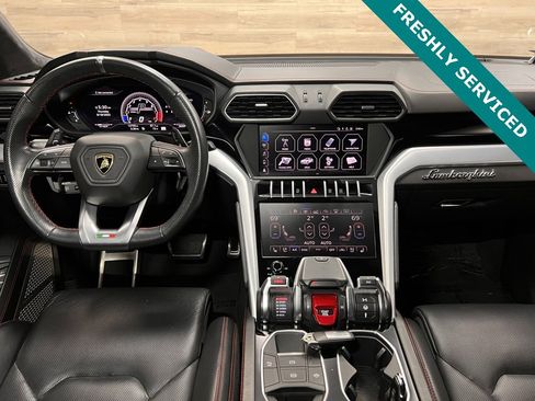 Used 2019 Lamborghini Urus image 2