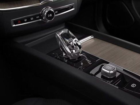 New 2026 Volvo XC60 B5 Plus w/ Protection Package Premier image 12