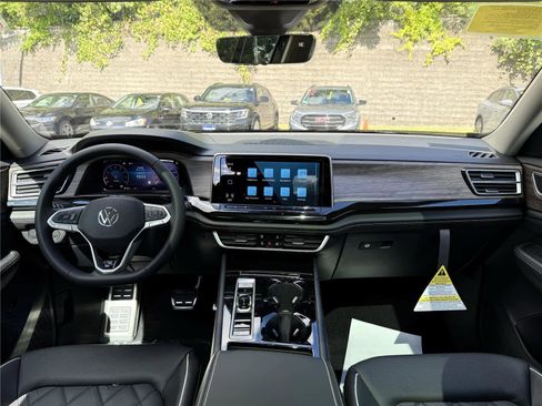 New 2026 Volkswagen Atlas SEL Premium R-Line image 17